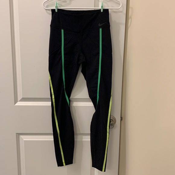 Nike Dry-fit leggings with back pocket - Picture 1 of 3